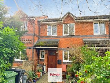 House for sale in Burhill - Garden, Equipped kitchen