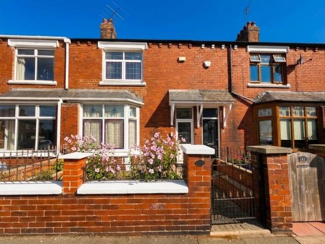 2 bedroom terraced house for sale