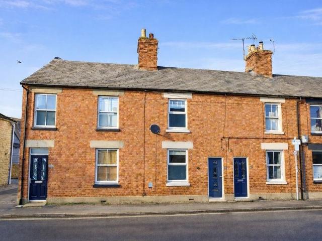 2 bedroom terraced house for sale