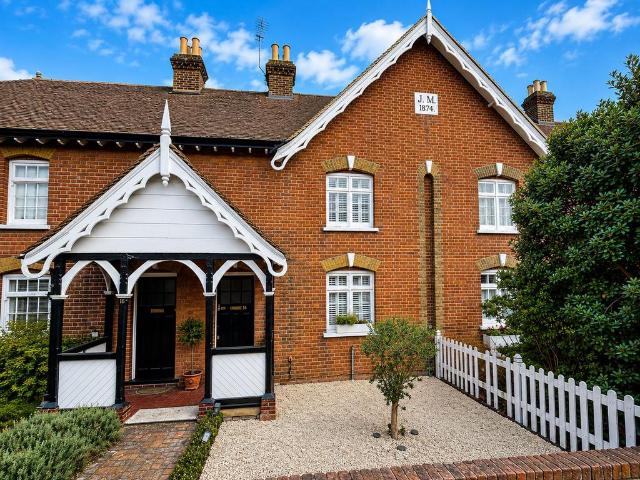 2 bedroom terraced house for sale