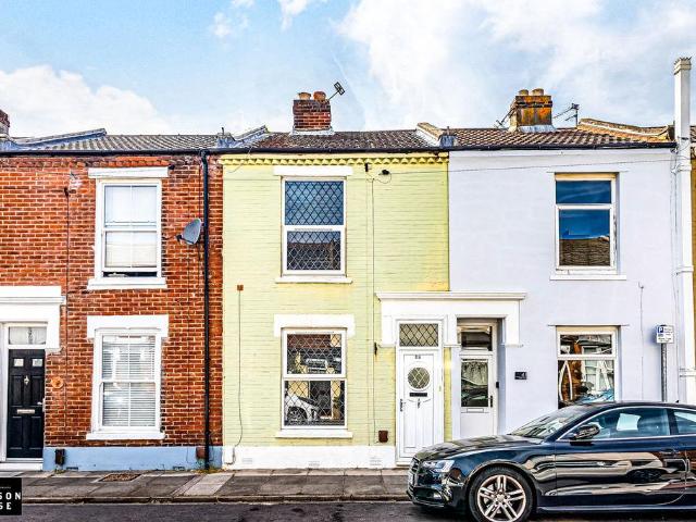 2 bedroom terraced house for sale