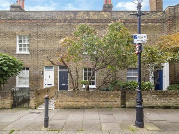 Earlsfield, London, Greater London - Garden