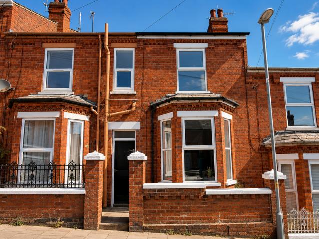 2 bedroom terraced house for sale