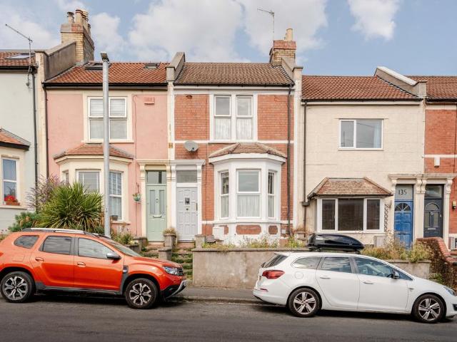 2 bedroom terraced house for sale