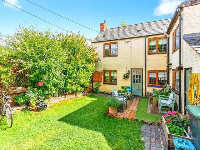 2 bedroom terraced house for sale