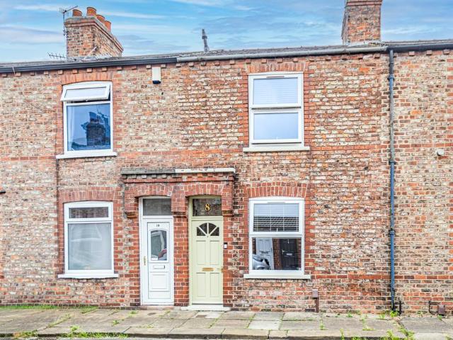 2 bedroom terraced house for sale
