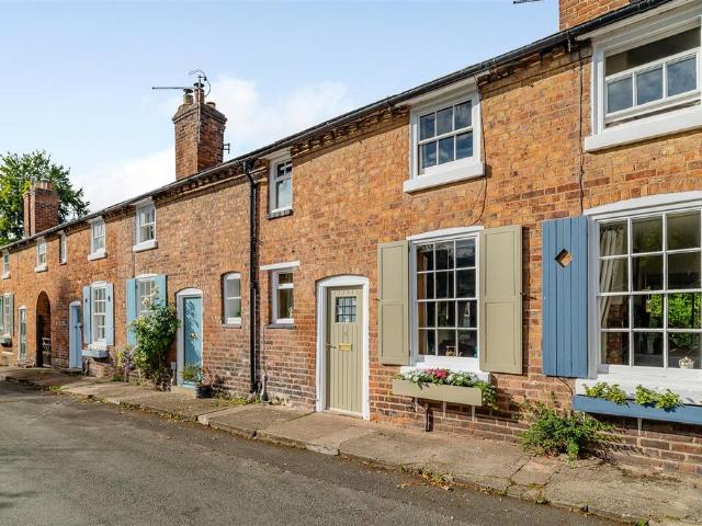 2 bedroom terraced house for sale