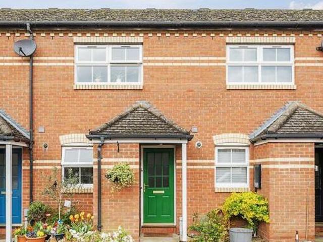 2 Bedroom Terraced House For Sale In Aylesbury