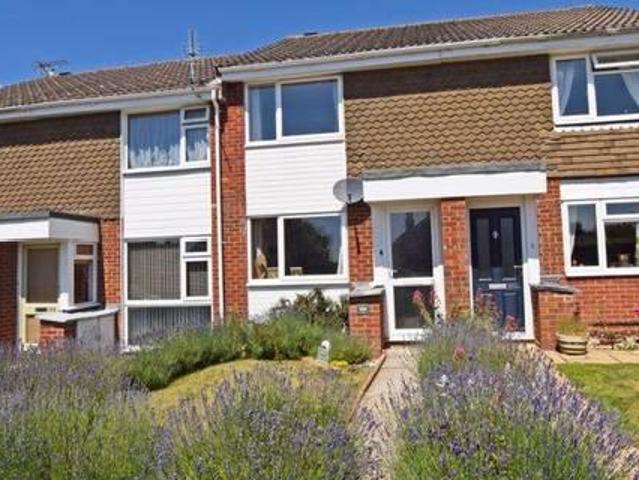 2 bedroom terraced house for sale in Greenfields Avenue GU34
