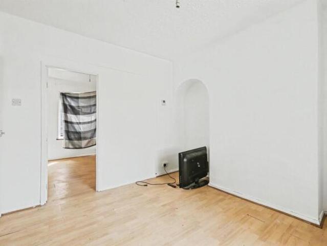 2 bedroom terraced house for sale in Louise Road, Northampton, NN1