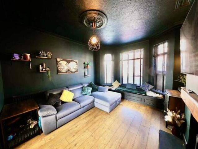 2 bedroom terraced house for sale in Lee Street, Hull, HU8
