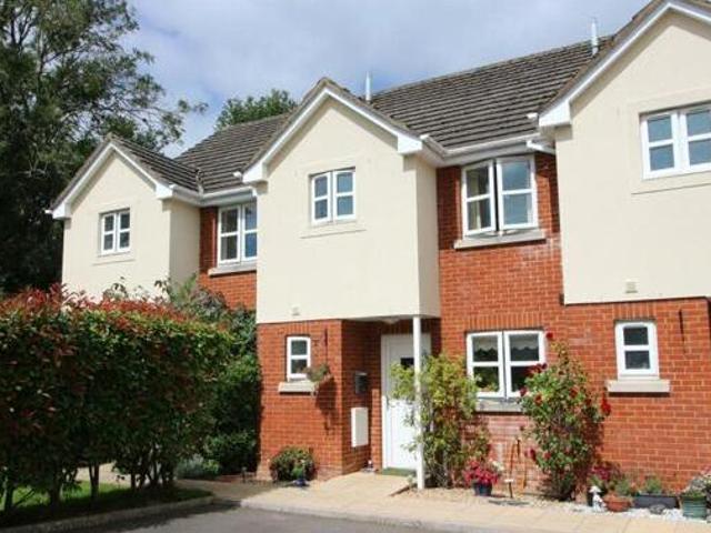 2 Bedroom Terraced House For Sale In New Milton, Hampshire