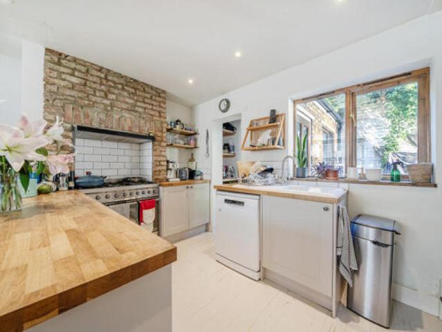 2 bedroom terraced house for sale in Robson Road, West Dulwich, London, SE27