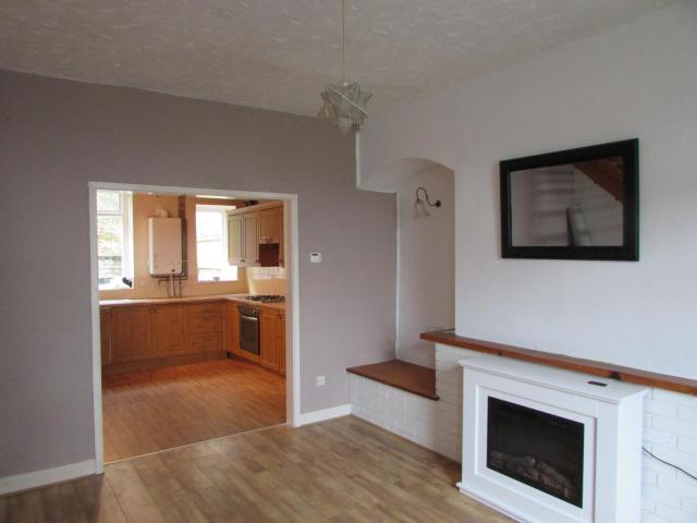 2 Bedroom Terraced House To Let in Hyde, SK14