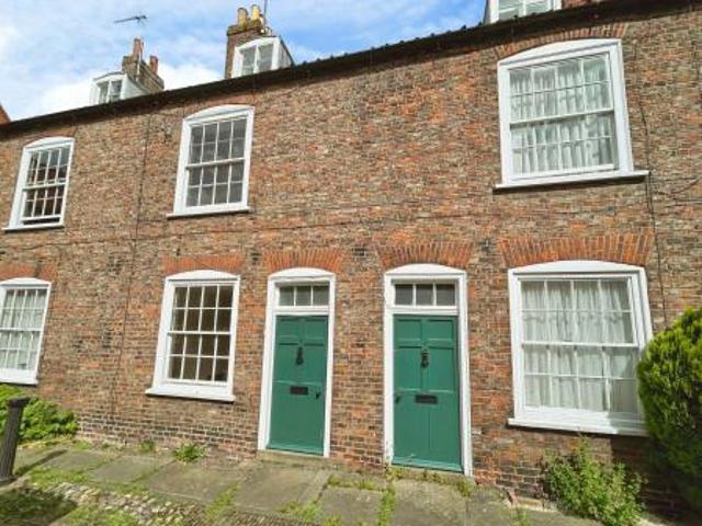 2 bedroom Terraced House To Let