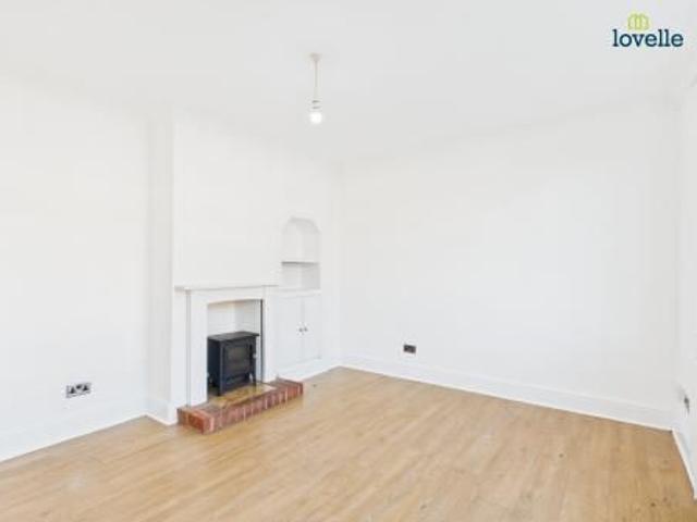 2 bedroom Terraced House To Let