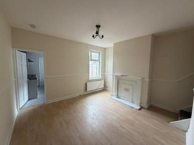 2 bedroom Terraced House To Let