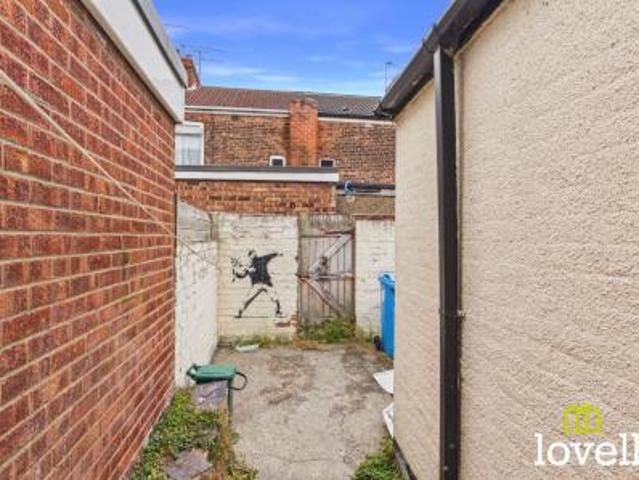 2 bedroom Terraced House To Let