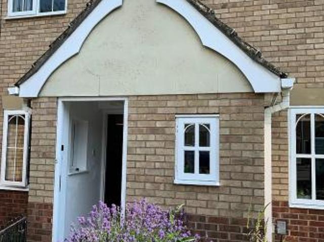 2 bedroom Terraced House To Let