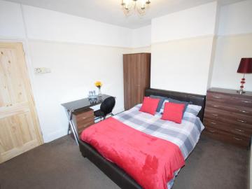 2 bedroom Terraced House To Let