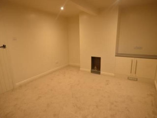 2 bedroom Terraced House To Let