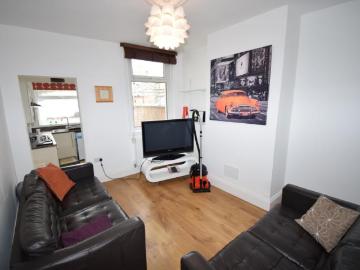 2 bedroom Terraced House To Let