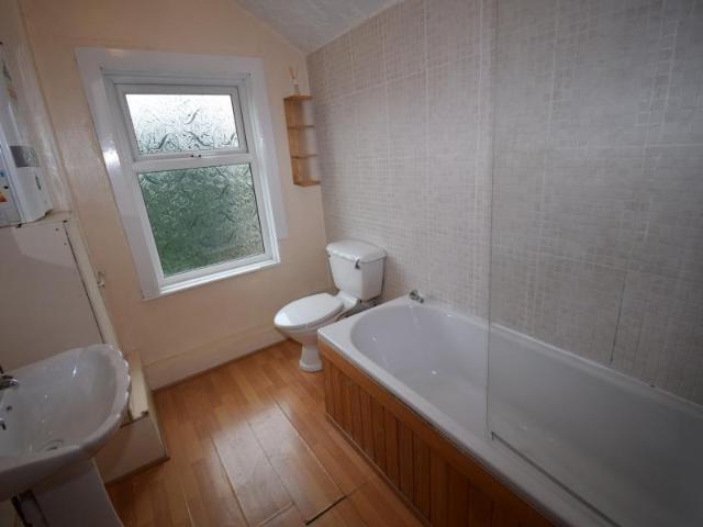 2 bedroom Terraced House To Let