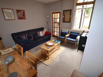 2 bedroom Terraced House To Let
