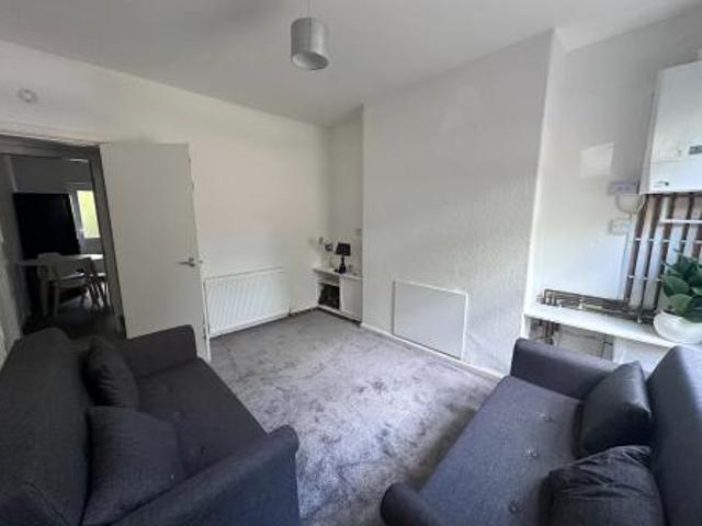 2 bedroom Terraced House To Let