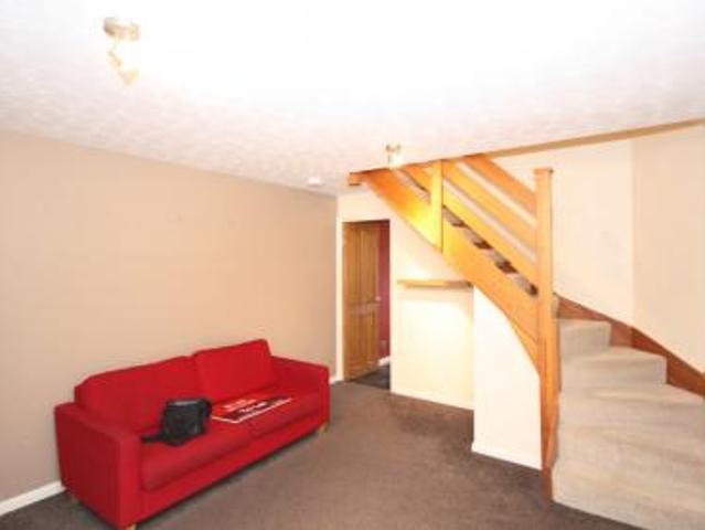 2 bedroom Terraced House To Let