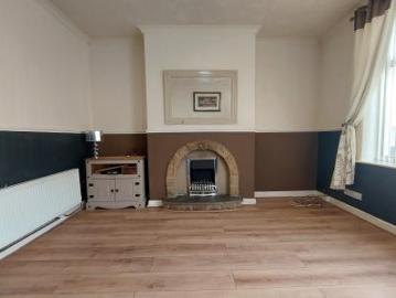 2 bedroom Terraced House To Let
