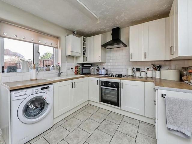 2 bedroom terraced house to rent