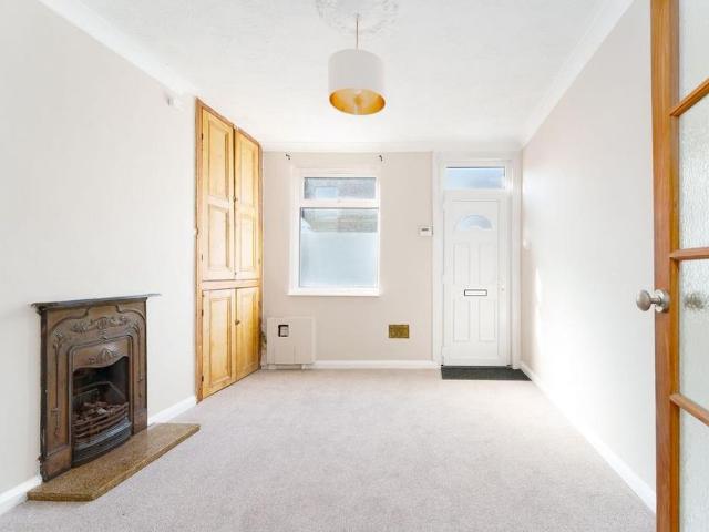2 bedroom terraced house to rent