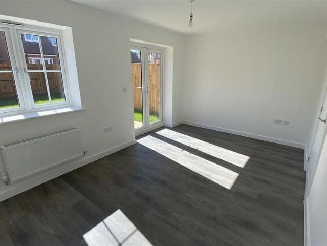 2 bedroom terraced house to rent