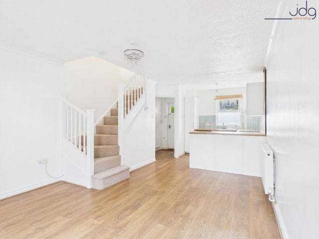 2 bedroom terraced house to rent