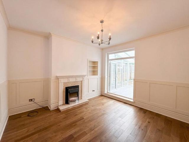 2 bedroom terraced house to rent