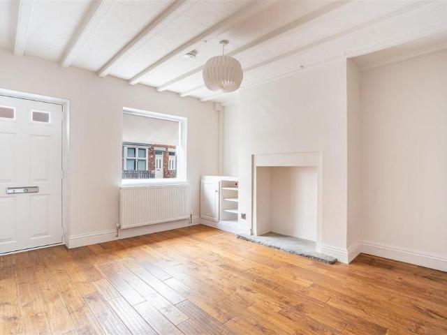 2 bedroom terraced house to rent