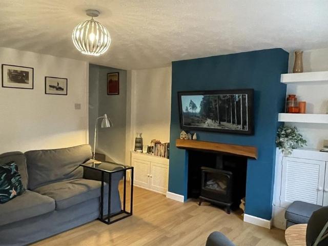 2 bedroom terraced house to rent