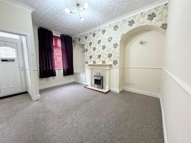 2 bedroom terraced house to rent