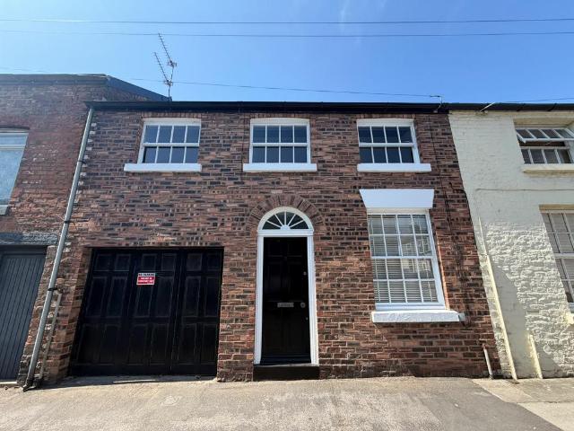 2 bedroom terraced house to rent