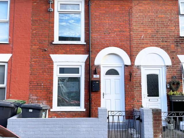 2 bedroom terraced house to rent