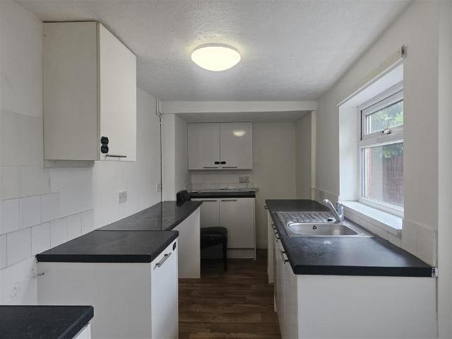 2 bedroom terraced house to rent