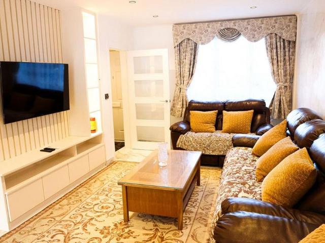 2 bedroom terraced house to rent