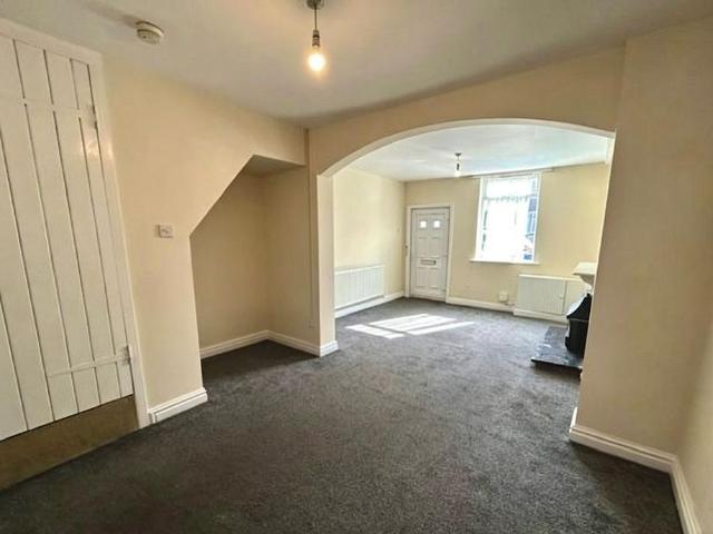 2 bedroom terraced house to rent