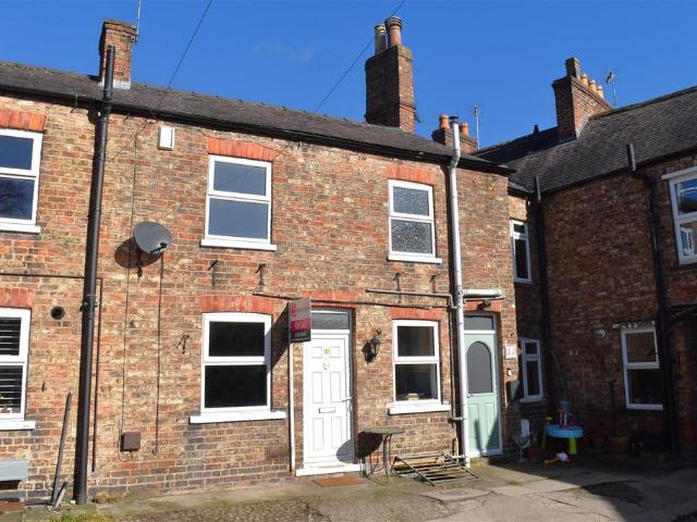 2 bedroom terraced house to rent