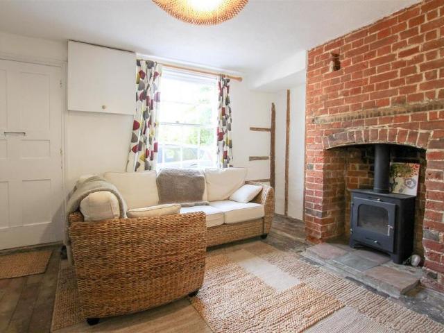 2 bedroom terraced house to rent