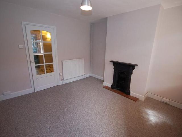 2 bedroom terraced house to rent
