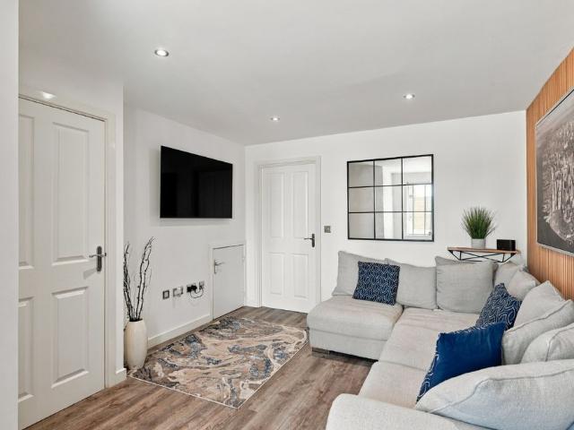 2 bedroom terraced house to rent