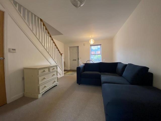 2 bedroom terraced house to rent