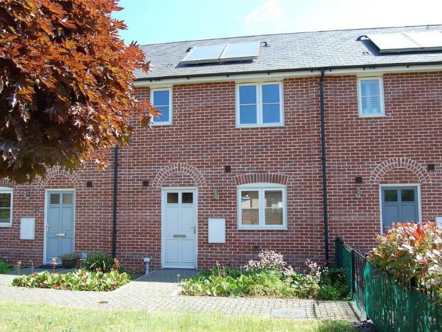 2 bedroom terraced house to rent